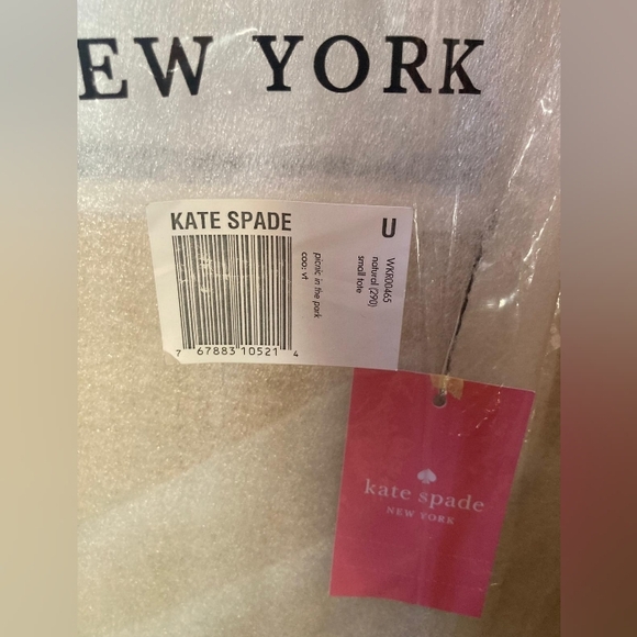Kate Spade New York Picnic In The Park Small Natural Tote NWT Strawberry Purse - Picture 6 of 6